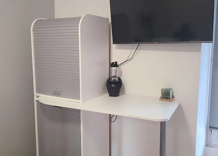 St Martin Avec Belles Prestations * بريست